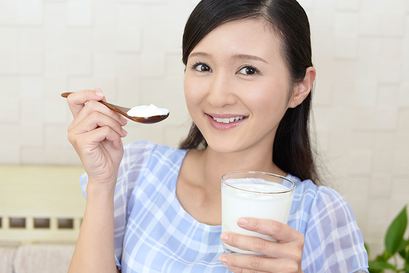 ヨーグルトが育毛に良いって本当？髪との関係性や効果、食べ方を解説します！